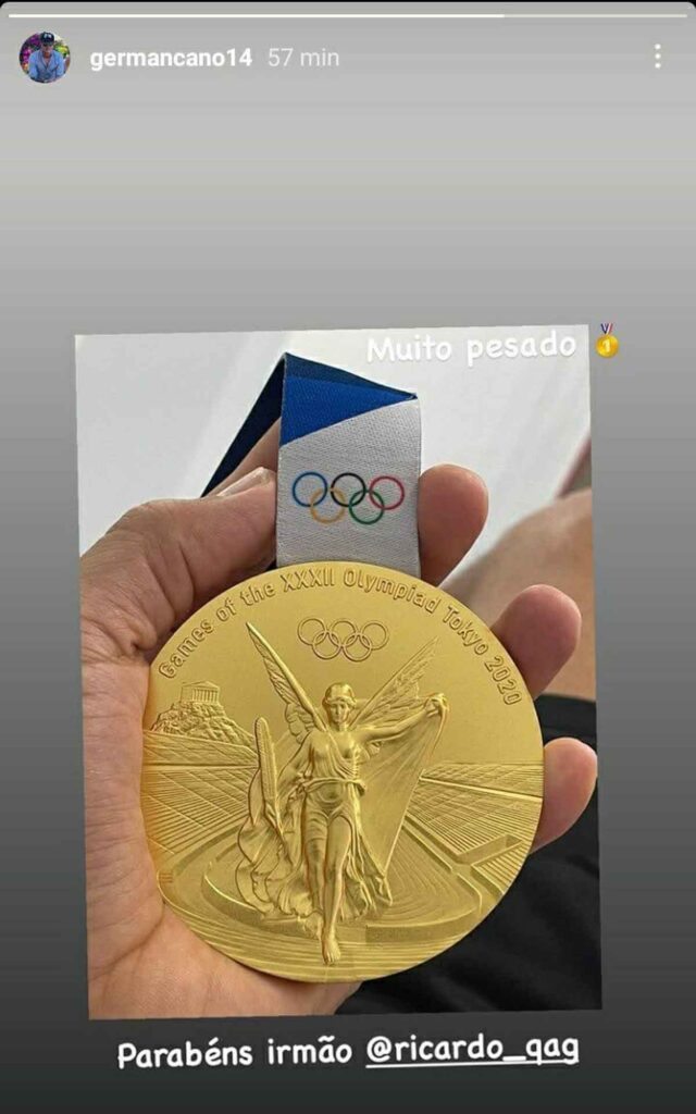 Cano com a medalha olímpica de Ricardo Graça