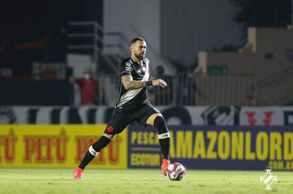 Leandro Castan durante o jogo contra o Vila Nova