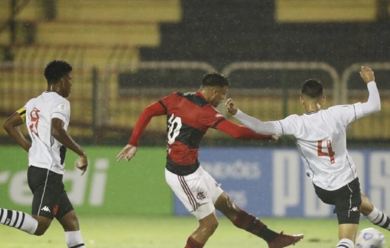 Vasco é derrotado por 4 x 1 pelo Flamengo na final do ...