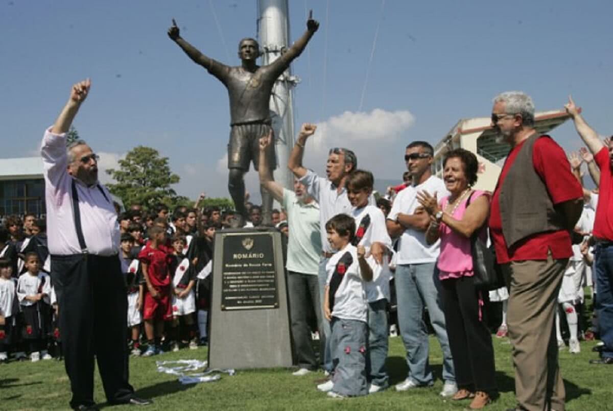Inauguração da estátua de Romário em São Januário