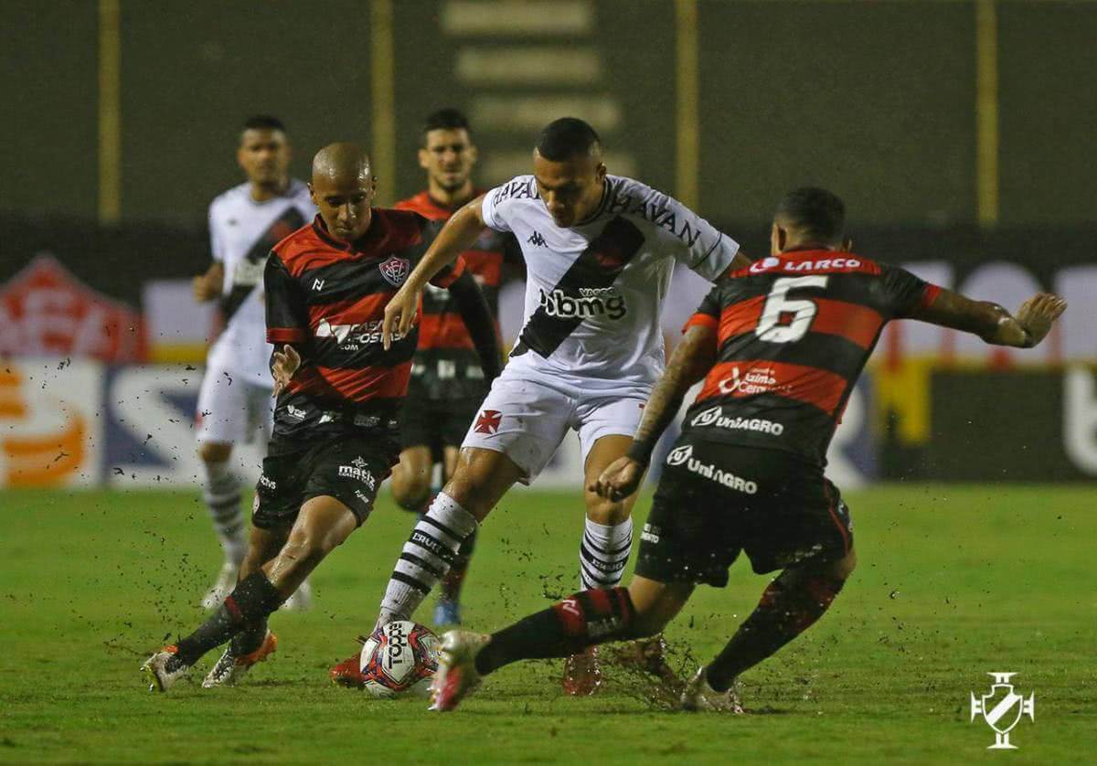 Léo Jabá durante o jogo contra o Vitória