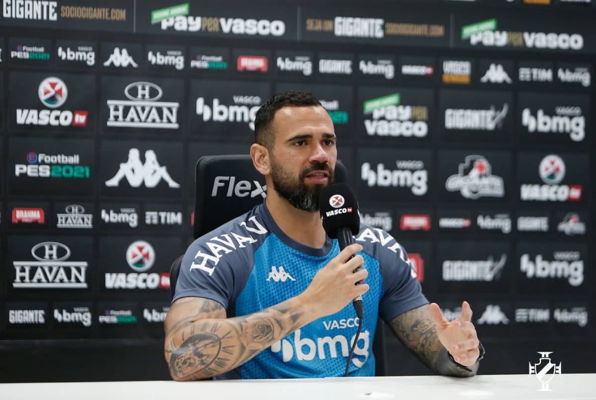 Castan durante entrevista coletiva desta quarta-feira