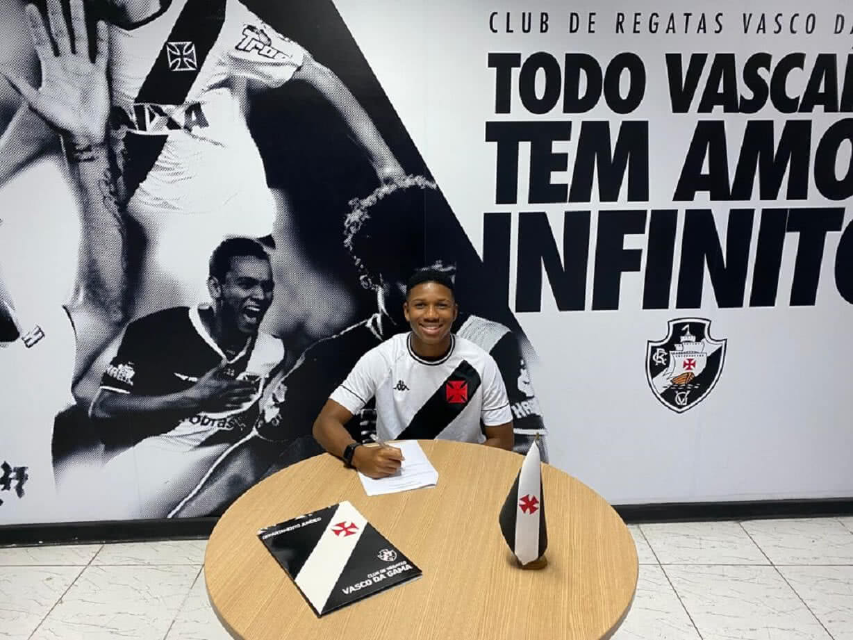 Leandrinho assinou com o Vasco até 2025