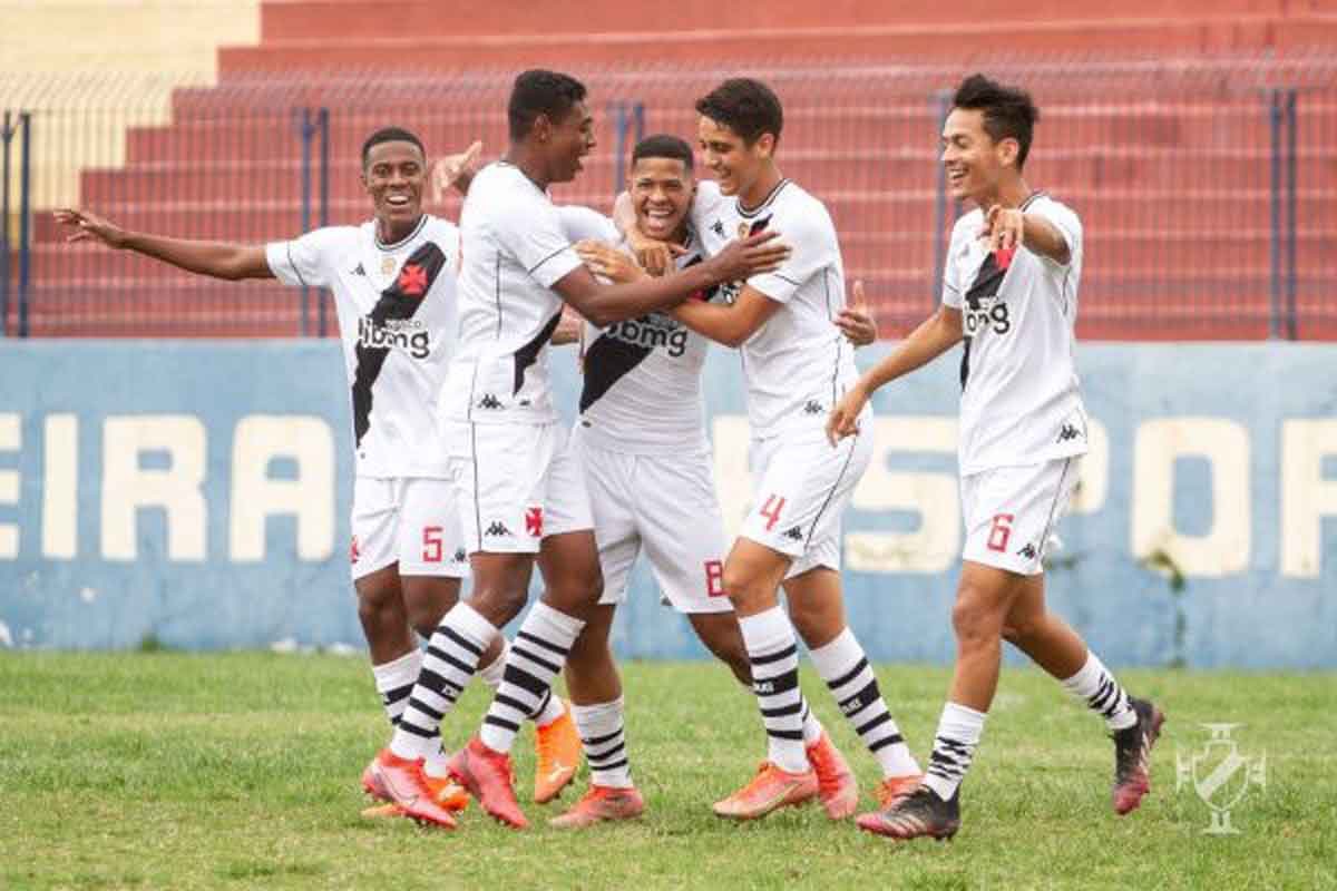 Vasco vence o Madureira pela Taça Guanabara