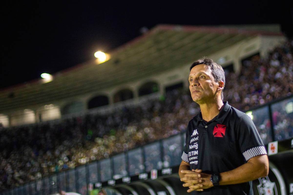 Zé Ricardo durante jogo contra o Brusque em São Januário