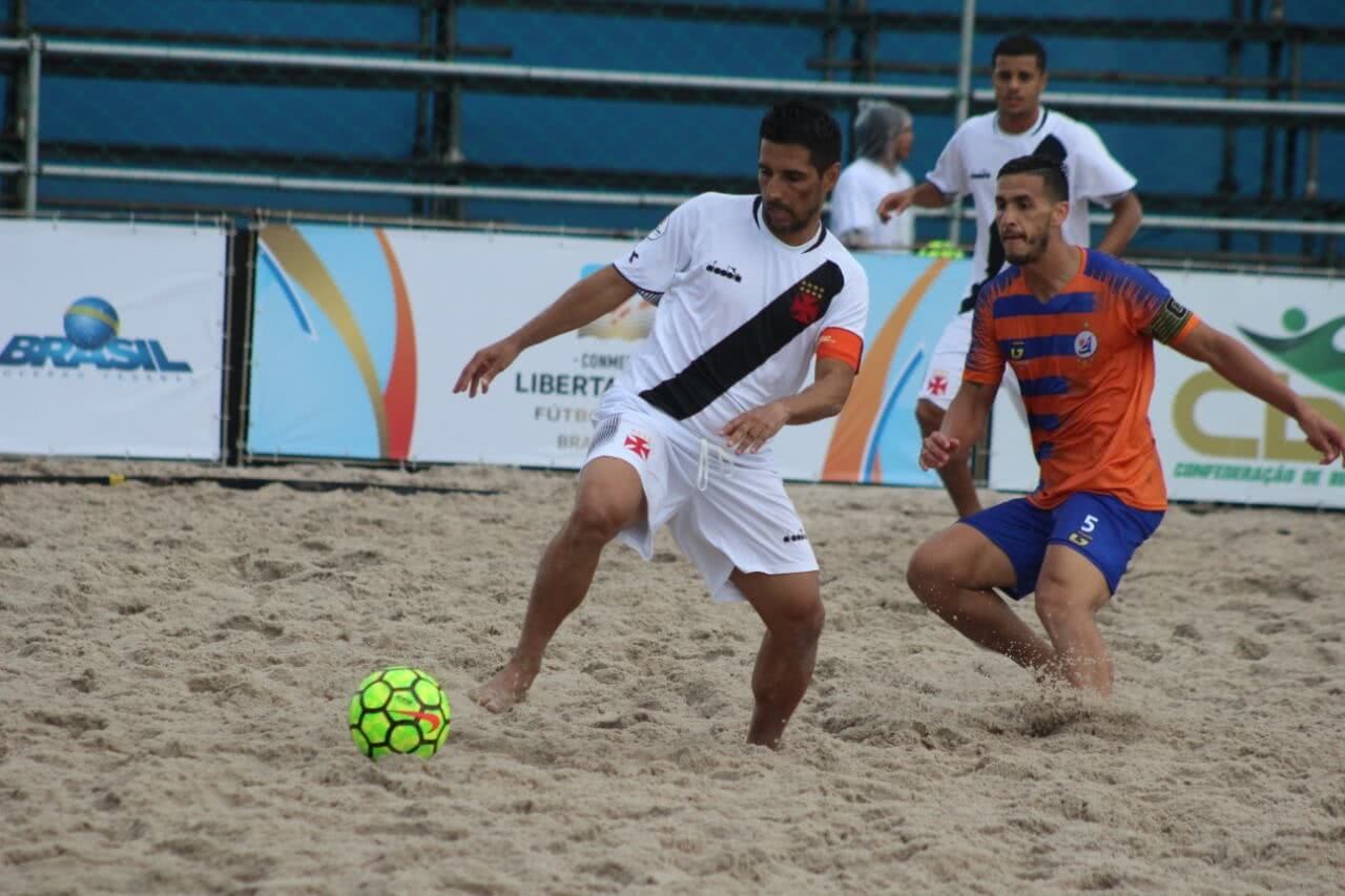 Jorginho em ação pelo Vasco Beach Soccer