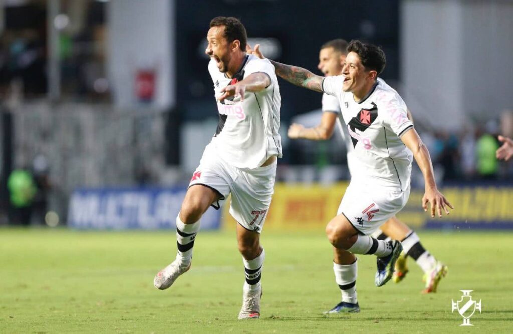 Nenê e Cano comemorando gol contra o Coritiba