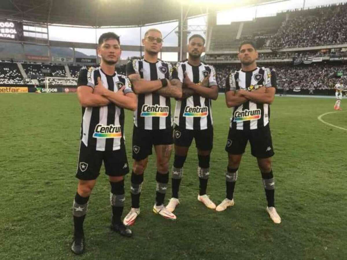 Jogadores do Botafogo alfinetam o Vasco