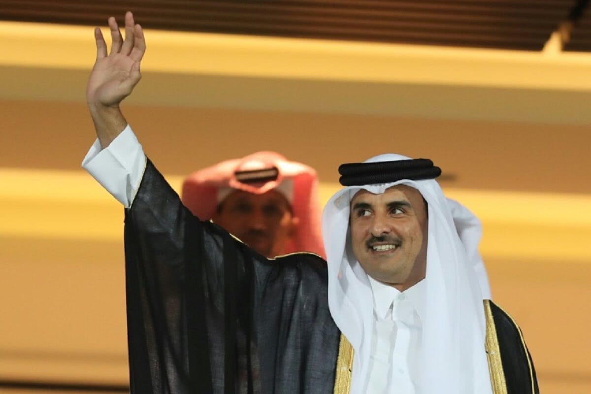 Guedes revela que árabes comprarão times no Brasil; emir do Catar torce