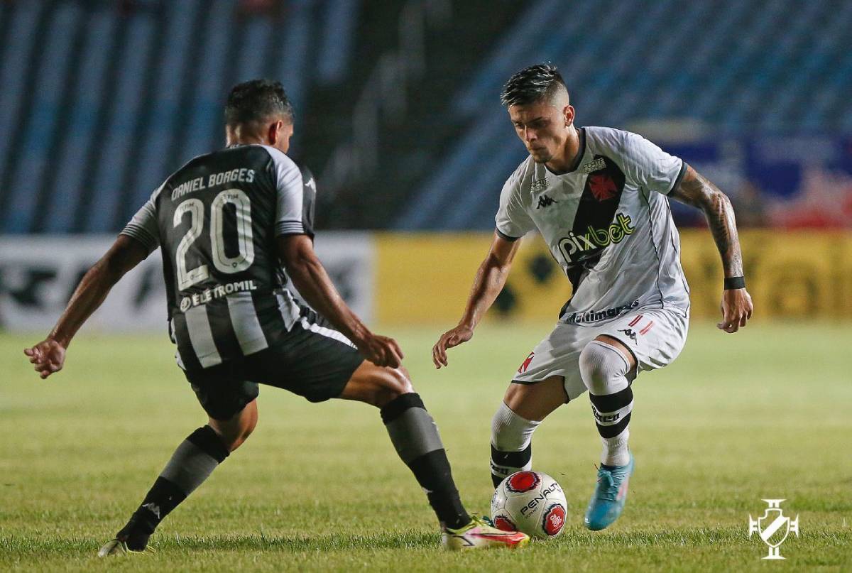 Gabriel Pec durante o jogo contra o Botafogo