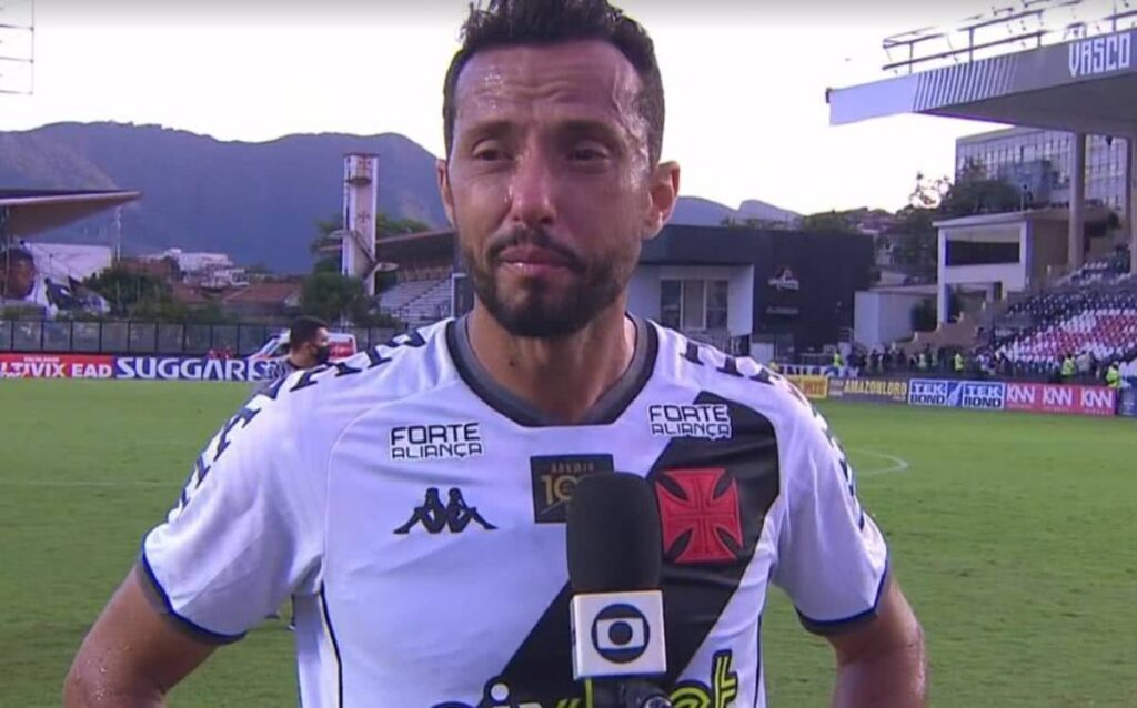 Nenê chorando após derrota para o Botafogo pela Série B 2021
