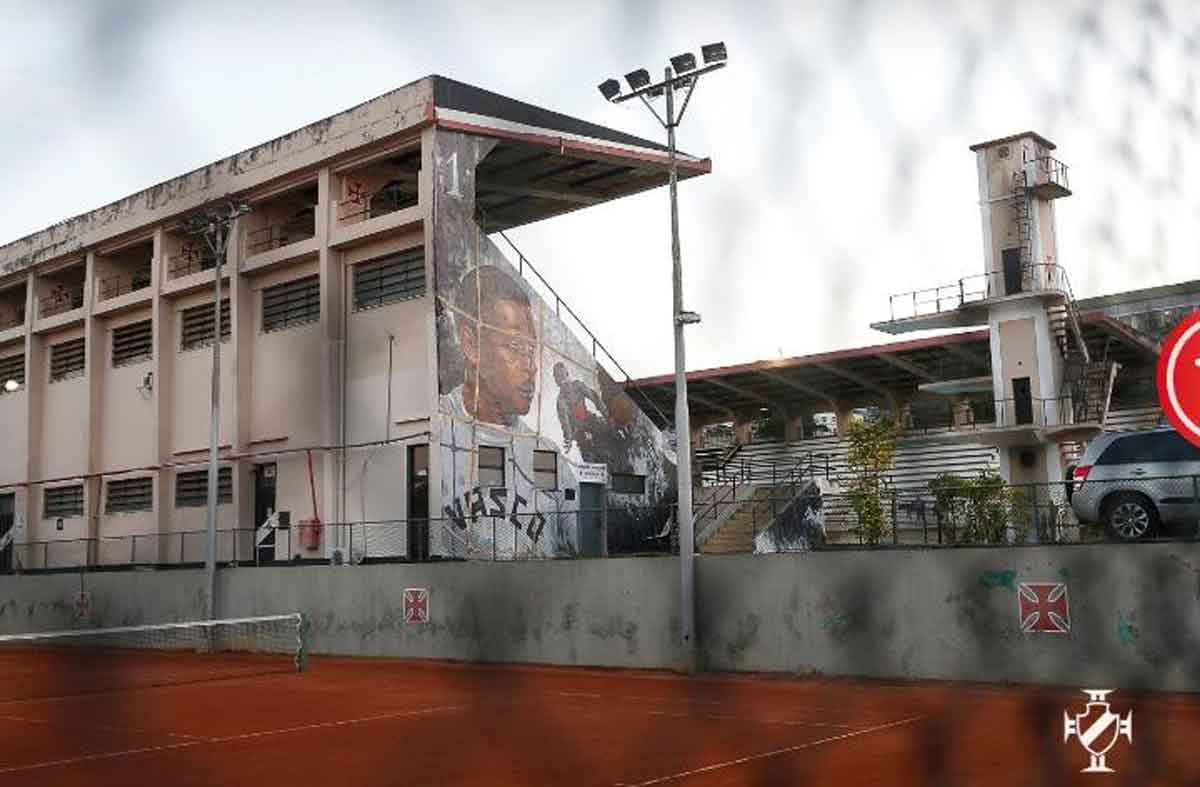 Vasco promove clínica solidária de tênis