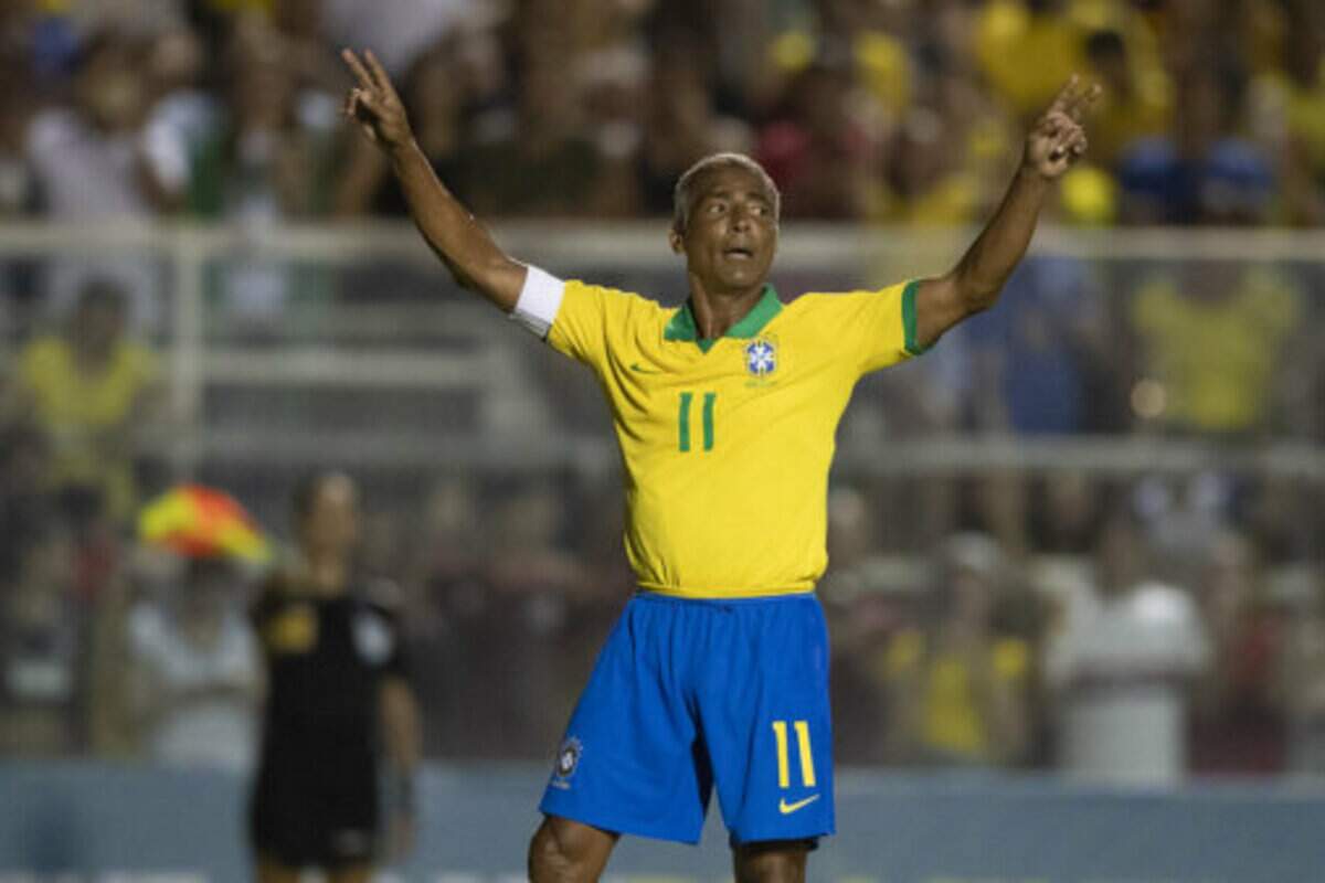 Romário em ação com a camisa da Seleção Brasileira