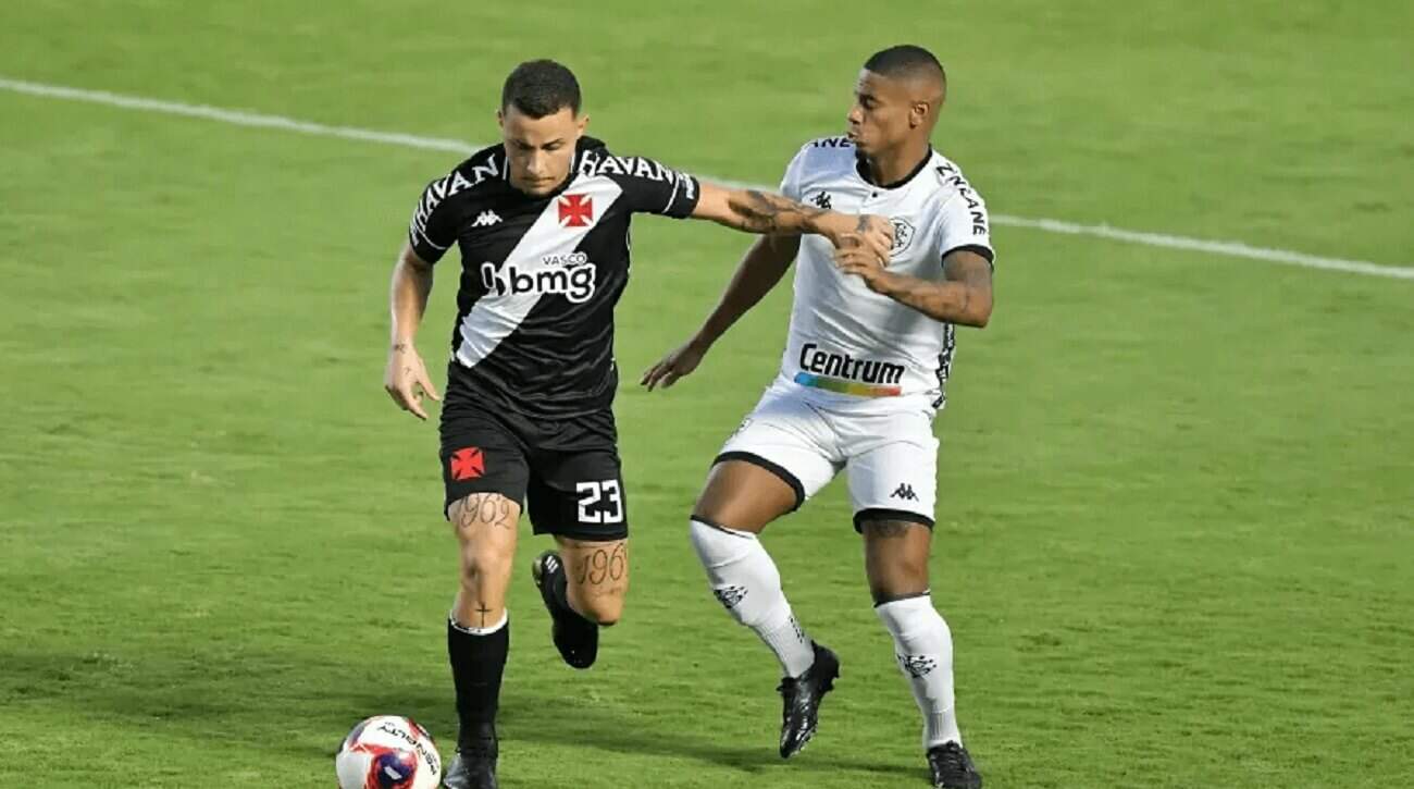 Bruno Gomes em ação pelo Vasco contra o Botafogo em 2021