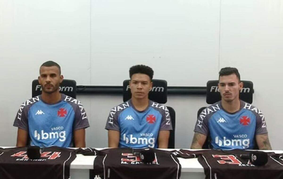 Ernando, Marquinhos Gabriel e Zeca foram contratados pelo Vasco no início de 2021 e deixaram o Clube ao final da temporada
