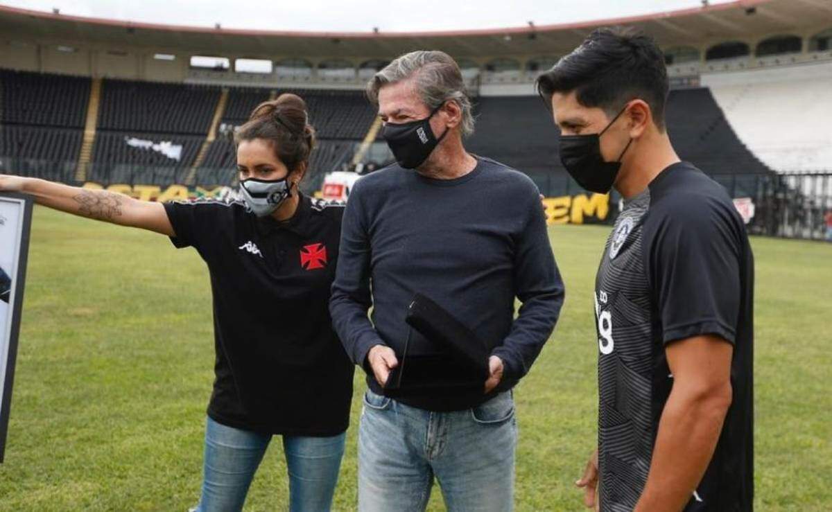 Raiana Monteiro durante trabalho no Vasco