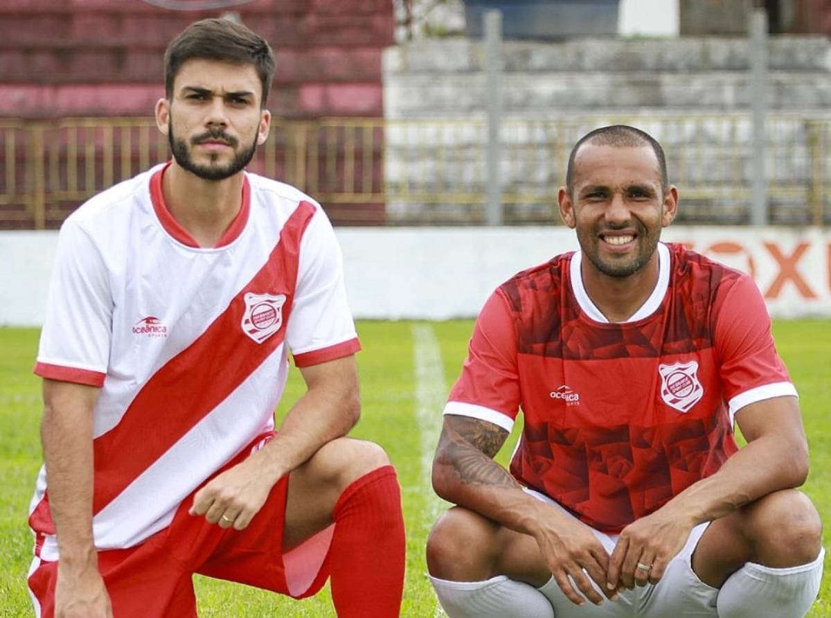 Rio Branco-PR lança uniformes inspirados em Vasco e Flamengo