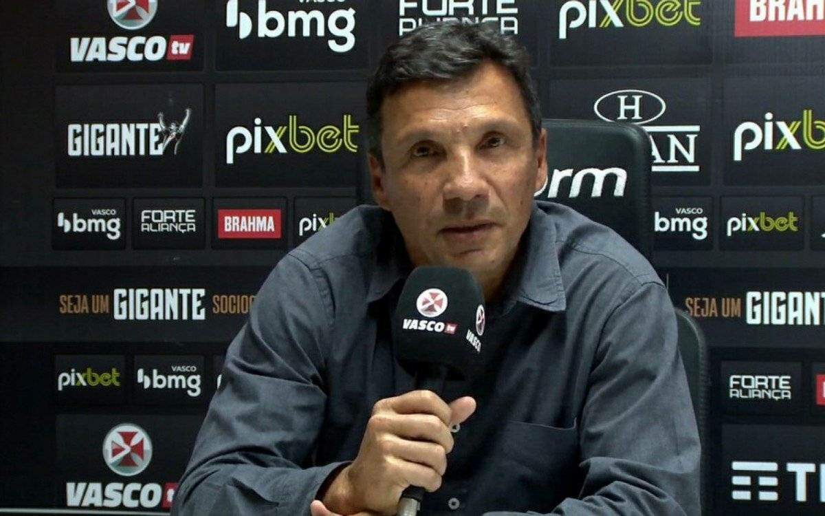 Zé Ricardo durante apresentação pelo Vasco para a temporada 2022