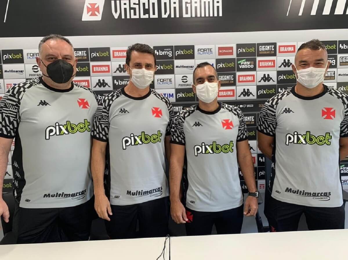 Respectivamente, fisioterapeuta Alexandre Barbosa; coordenador científico Marcos Cézar; diretor-médico Gustavo Caldeira; e preparador físico Daniel Félix