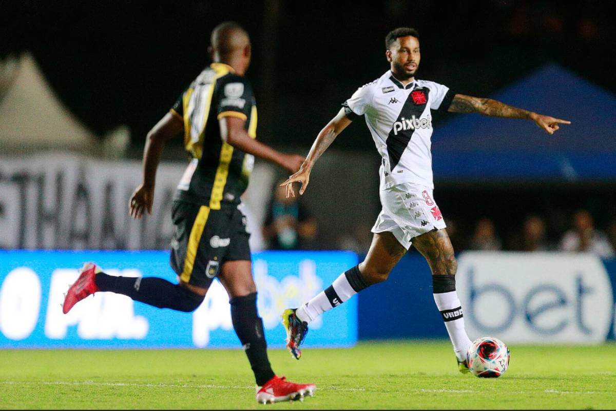 Jair durante jogo contra o Volta Redonda