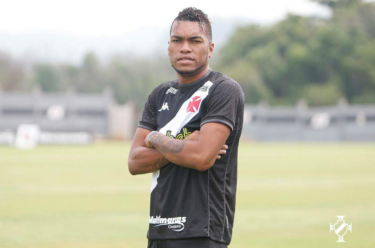 Luís Cangá é oficialmente apresentado pelo Vasco