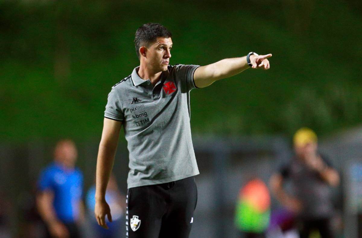 Barbieri durante jogo contra o Volta Redonda