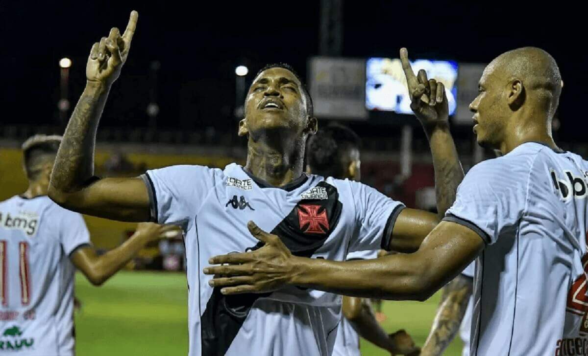 Raniel comemorando primeiro gol pelo Vasco, contra o Volta Redonda