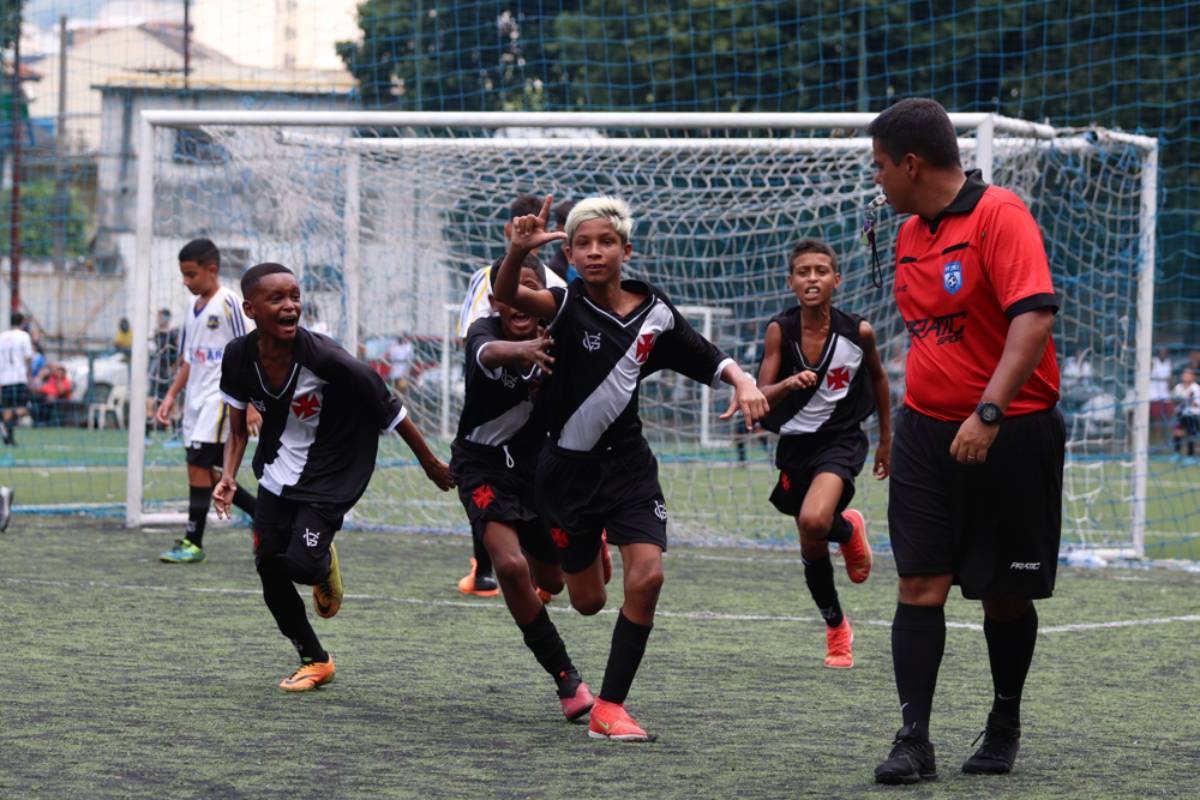 Diversos garotos participaram da Copa Vasco 2022