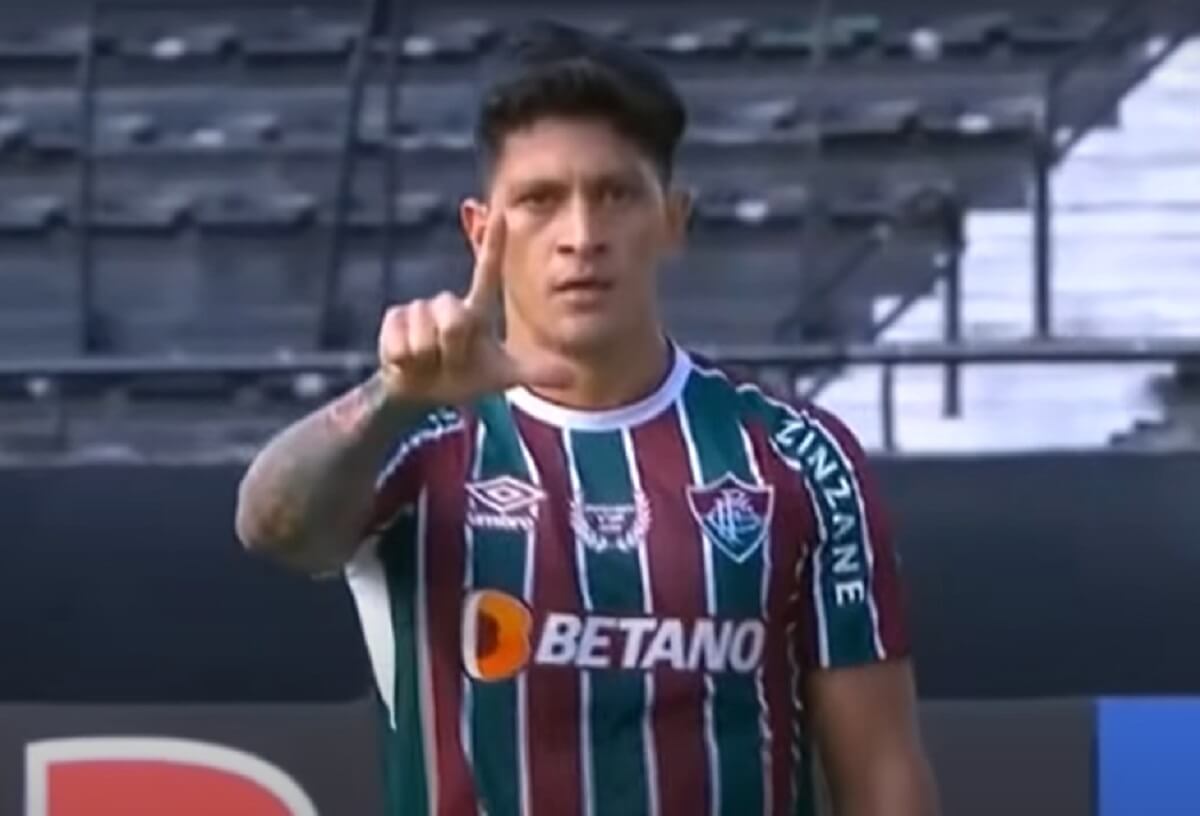 Germán Cano comemorando gol contra o Vasco pelo Fluminense