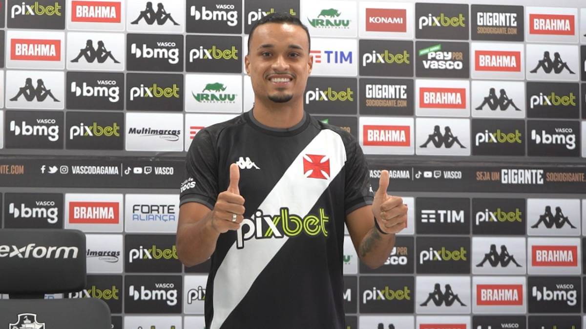 Luiz Henrique durante apresentação pelo Vasco