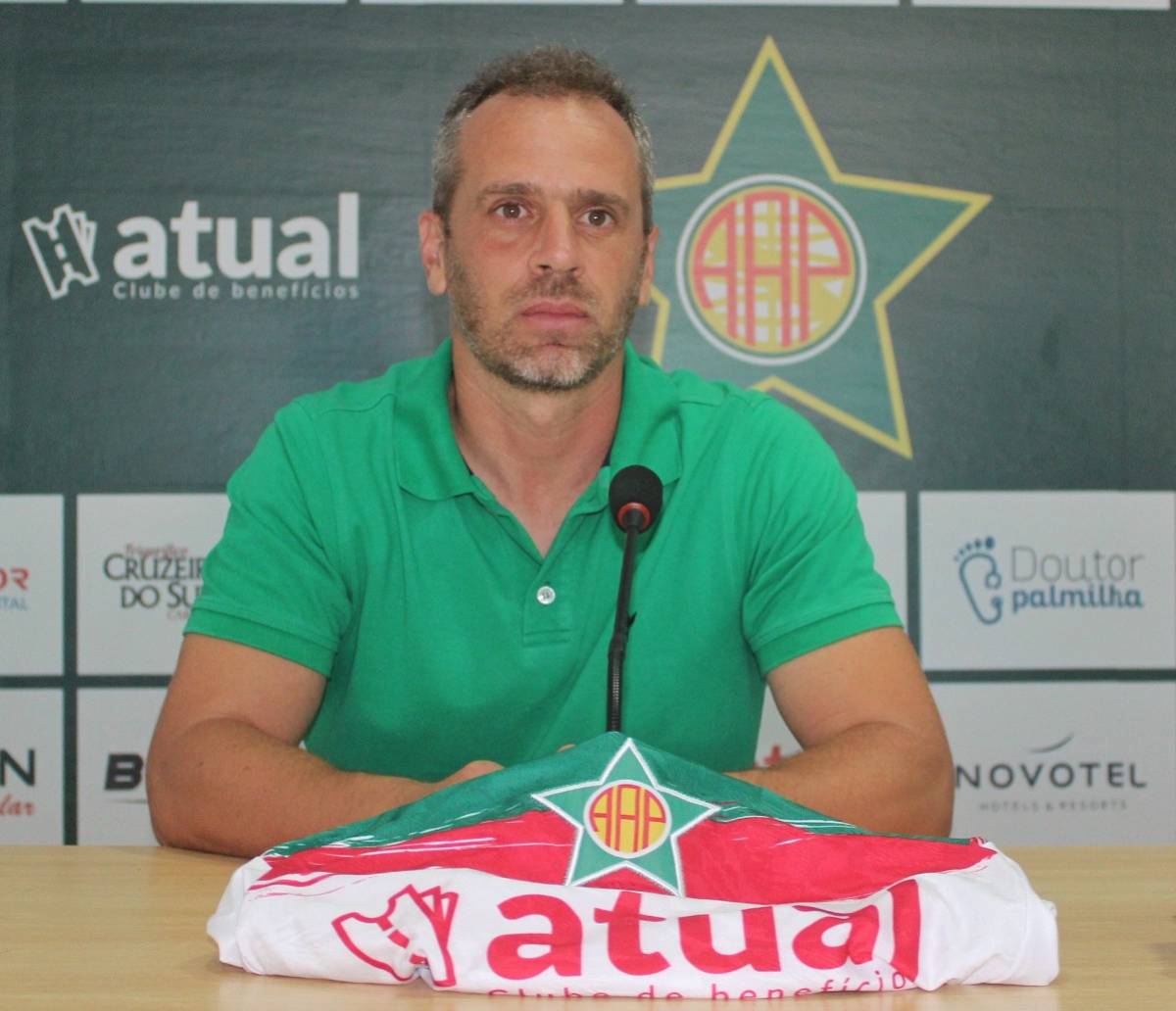 Marcus Grippi é o técnico da Portuguesa-RJ