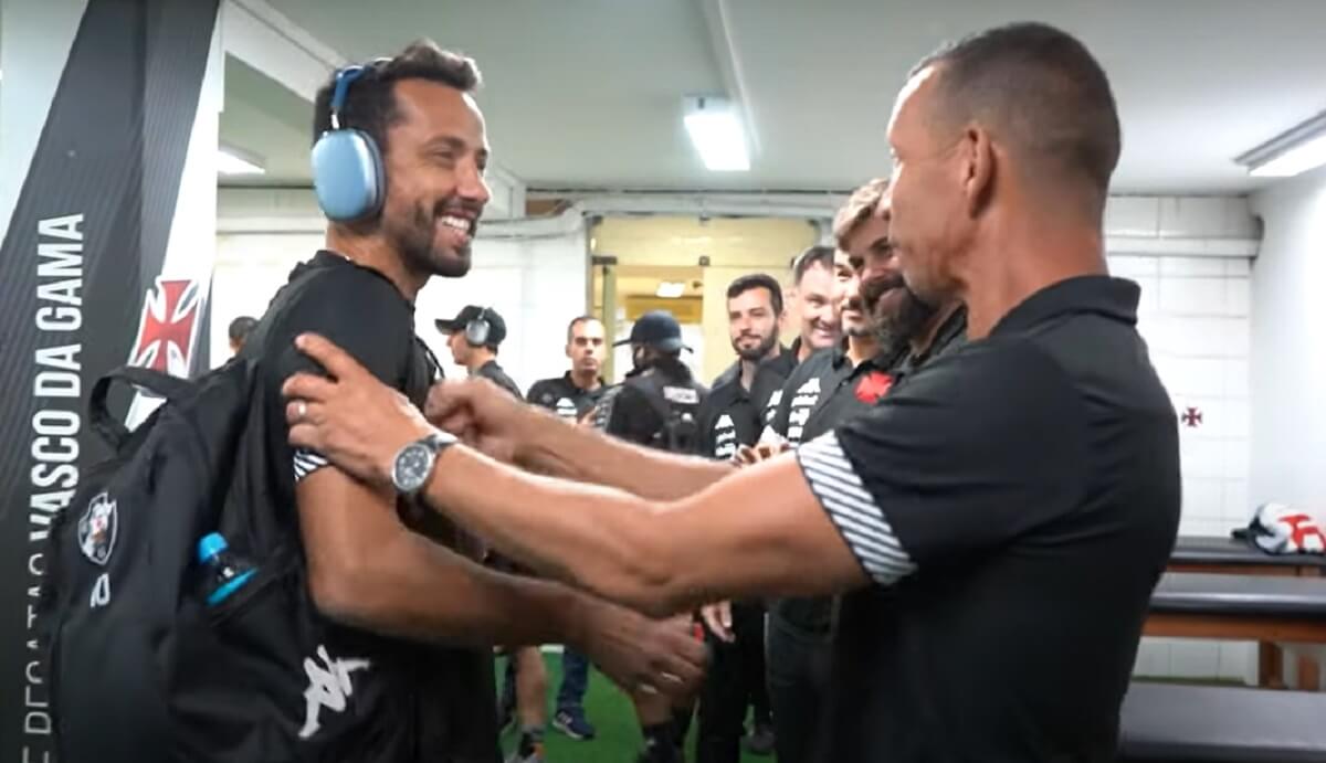 Nenê no vestiário do Vasco antes de jogo contra o Bangu pelo Carioca 2022