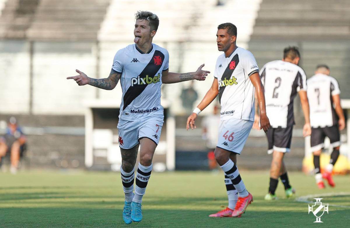 Bruno Nazário comemorando gol contra o Resende