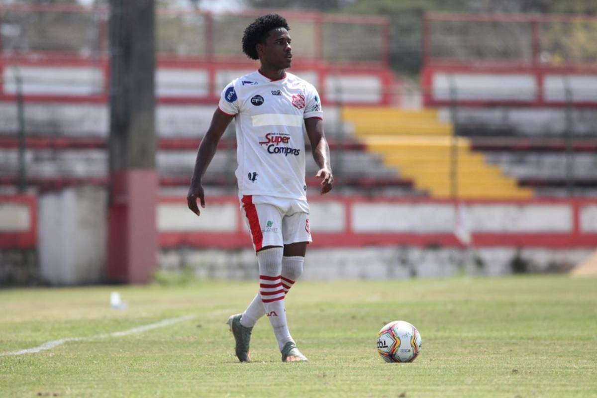 Lucas Oliveira chega ao Vasco para Série B