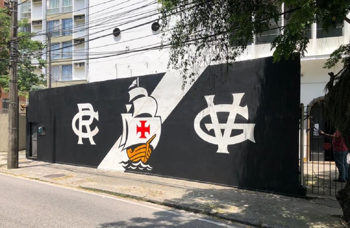 Muro da Sede Náutica da Lagoa, que pertence ao Vasco