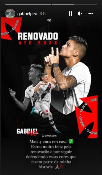 Gabriel Pec celebra renovação com o Vasco