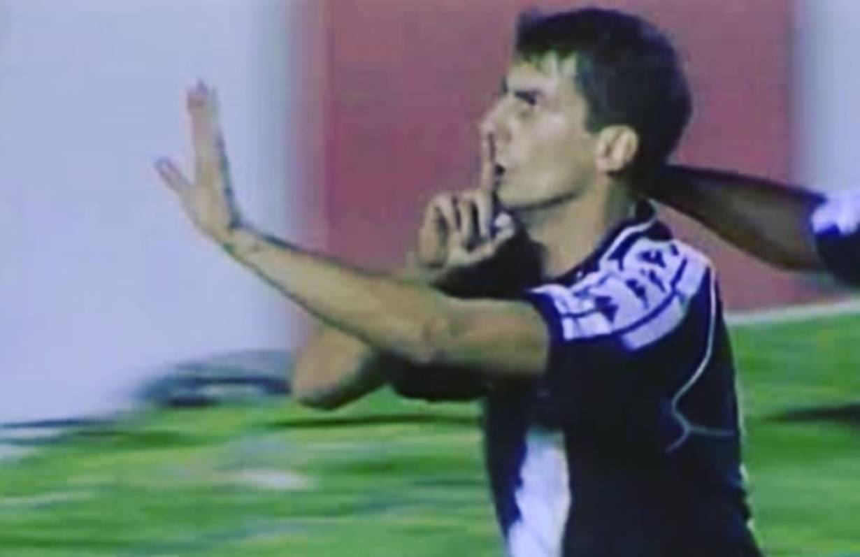 Pedrinho provocou a torcida do Flamengo em 2000