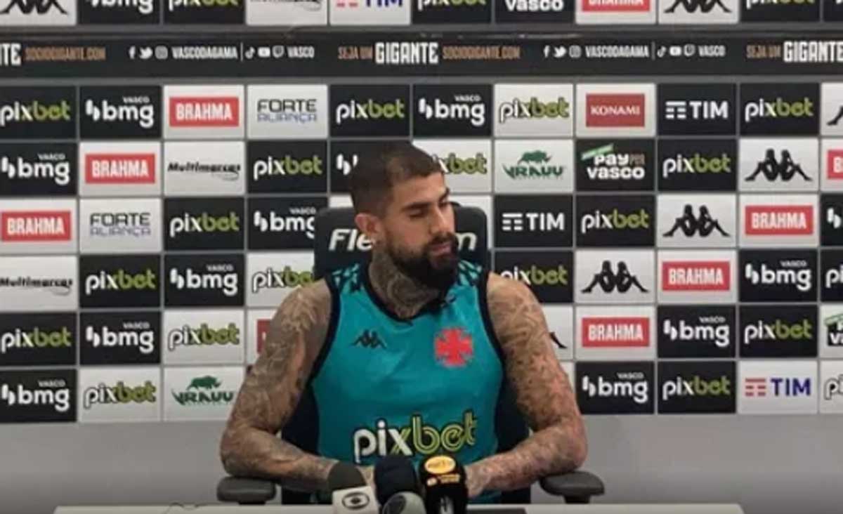 Juan Quintero em coletiva do Vasco