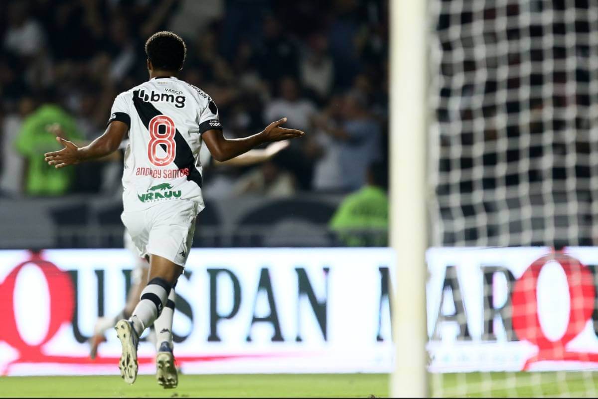 Andrey Santos comemorando gol contra o CRB