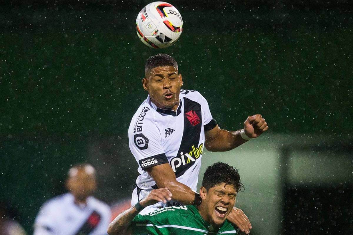 Erick durante jogo contra a Chapecoense