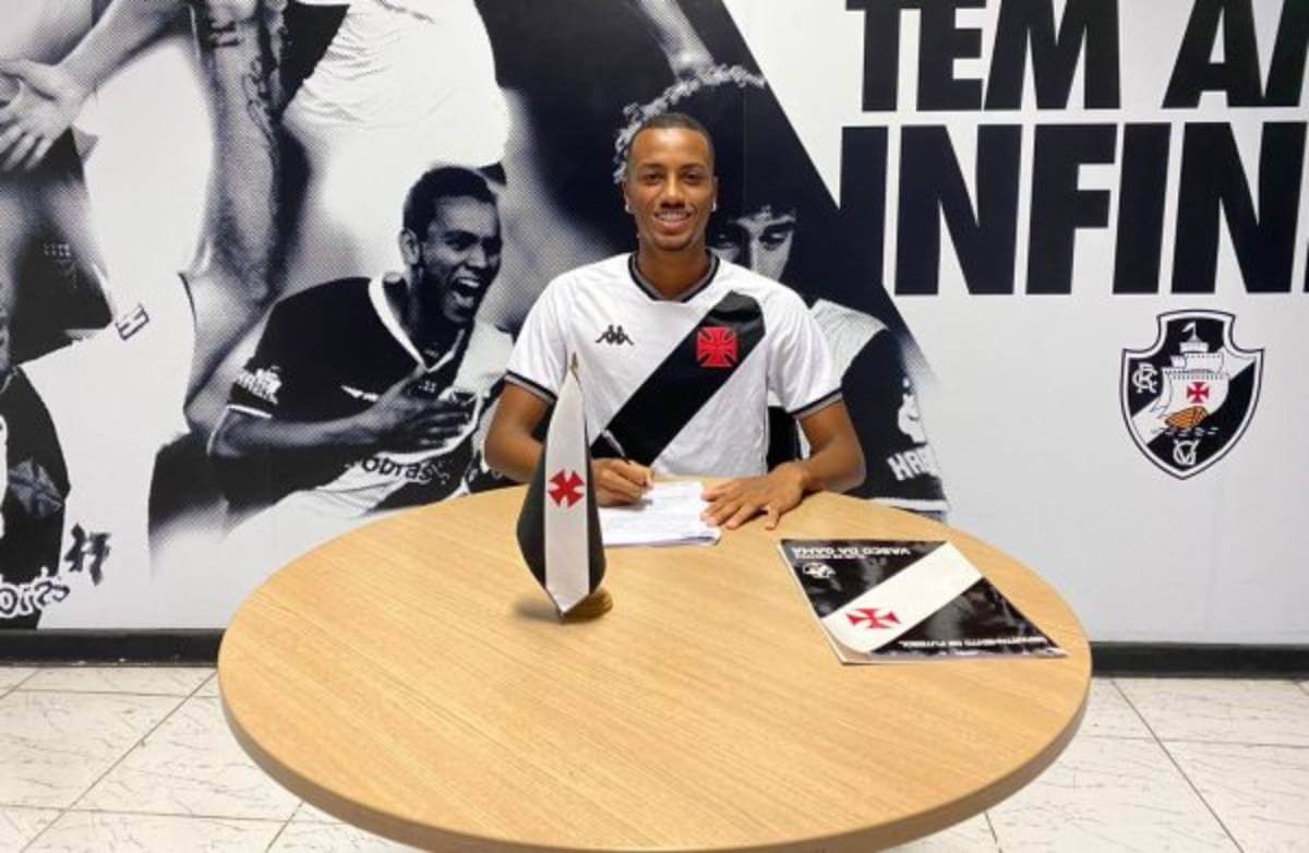 Luiz Felipe assina contrato profissional com o Vasco