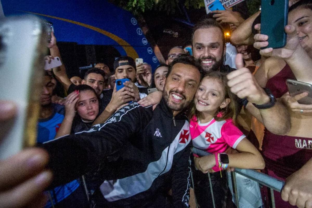 Nenê com a menina Nina, em Muriaé