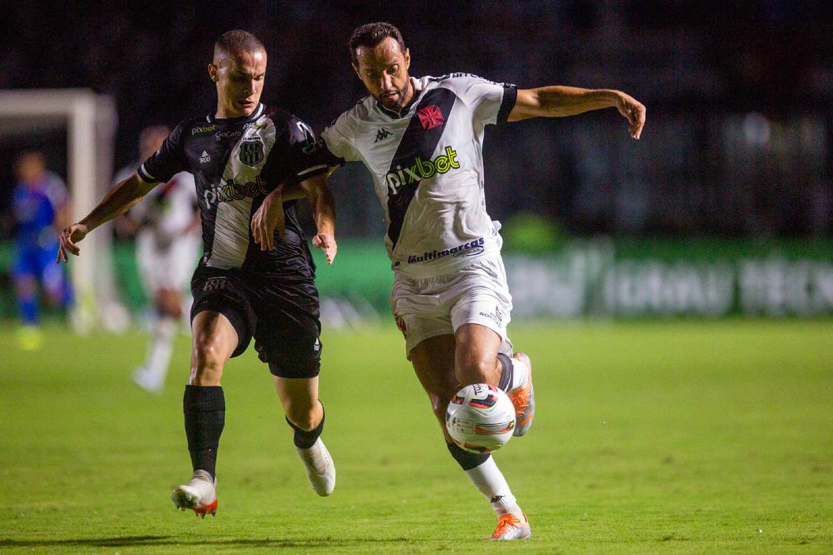 Nenê durante o jogo contra a Ponte Preta