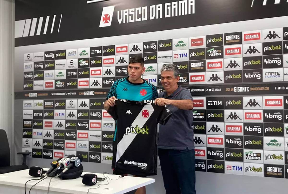 Palacios durante apresentação no Vasco