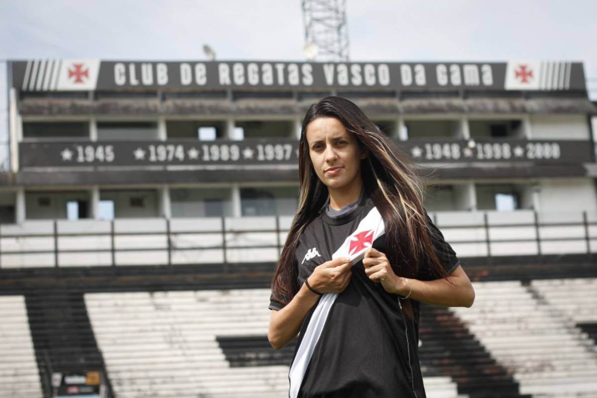 Raquel Rabello é o novo reforço do futebol feminino