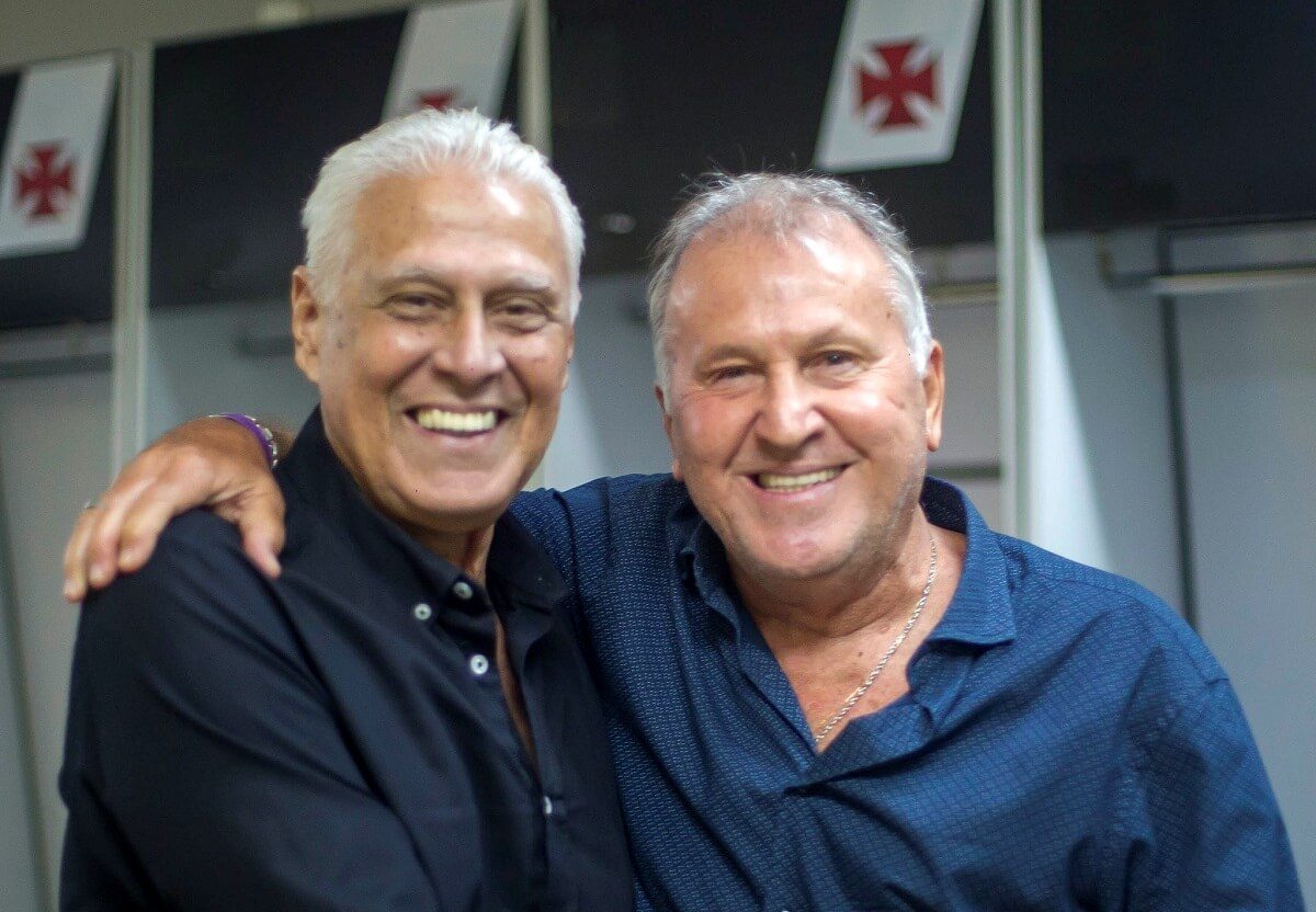 Roberto Dinamite e Zico no vestiário de São Januário