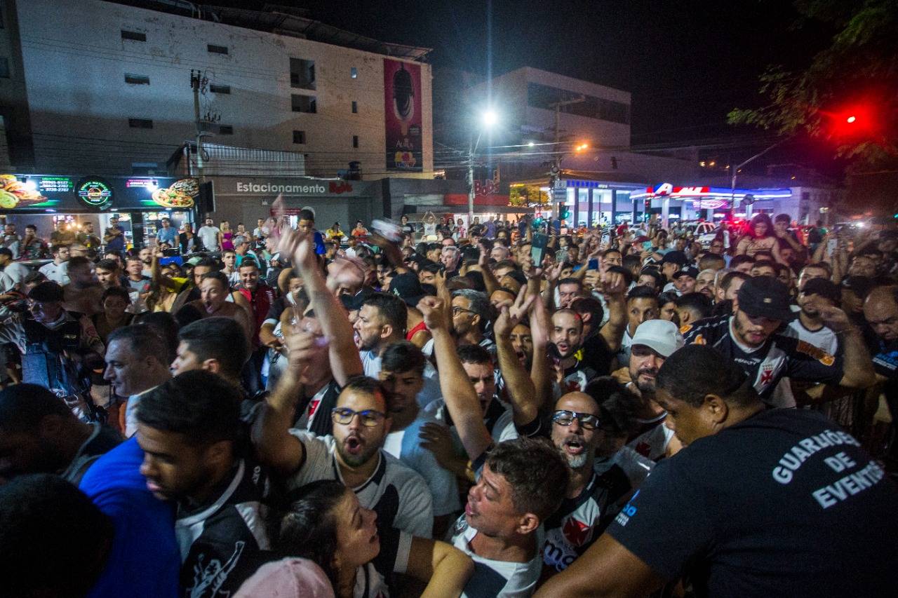 Torcida do Vasco faz grande festa em Muriaé