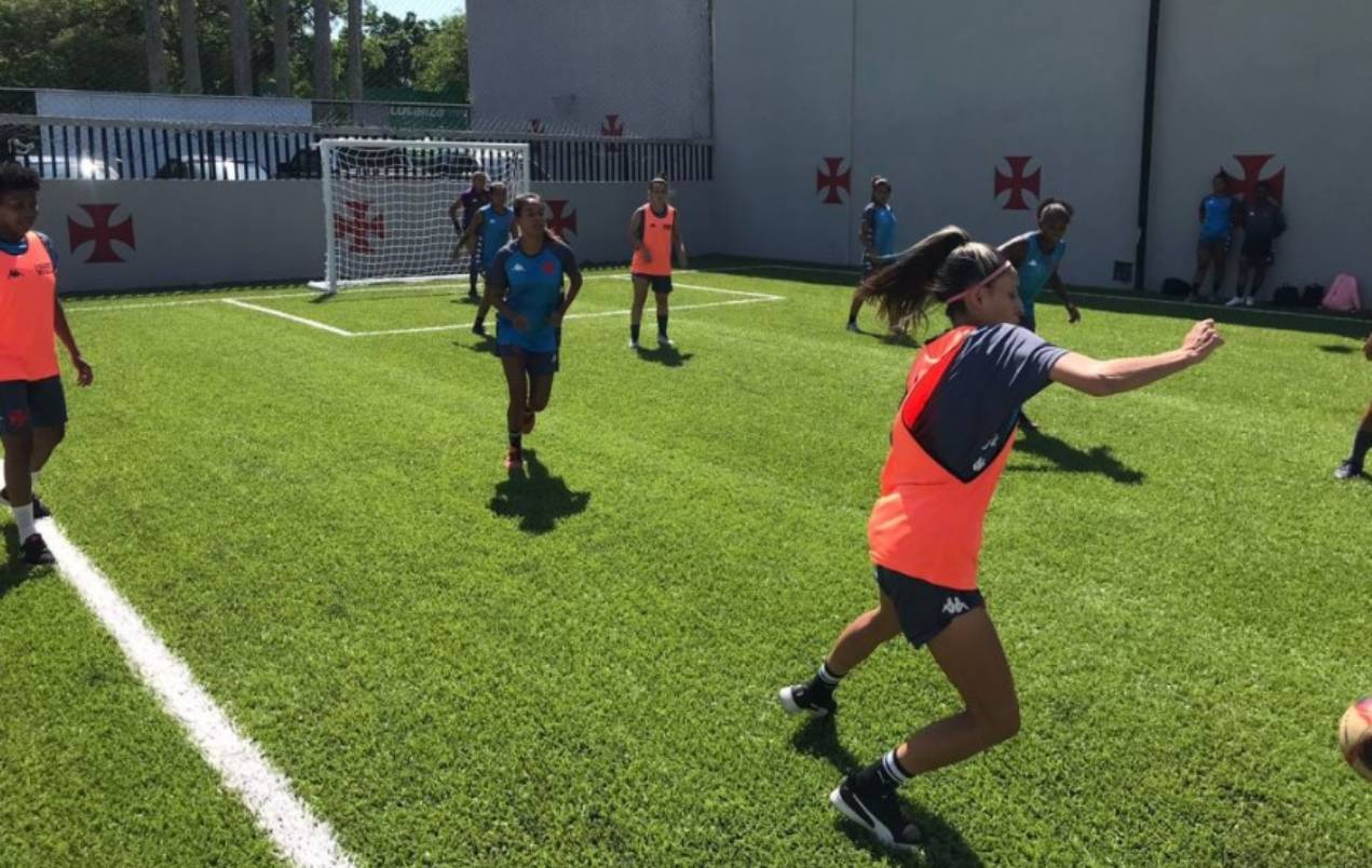 Meninas do Futebol 7 do Vasco em treino