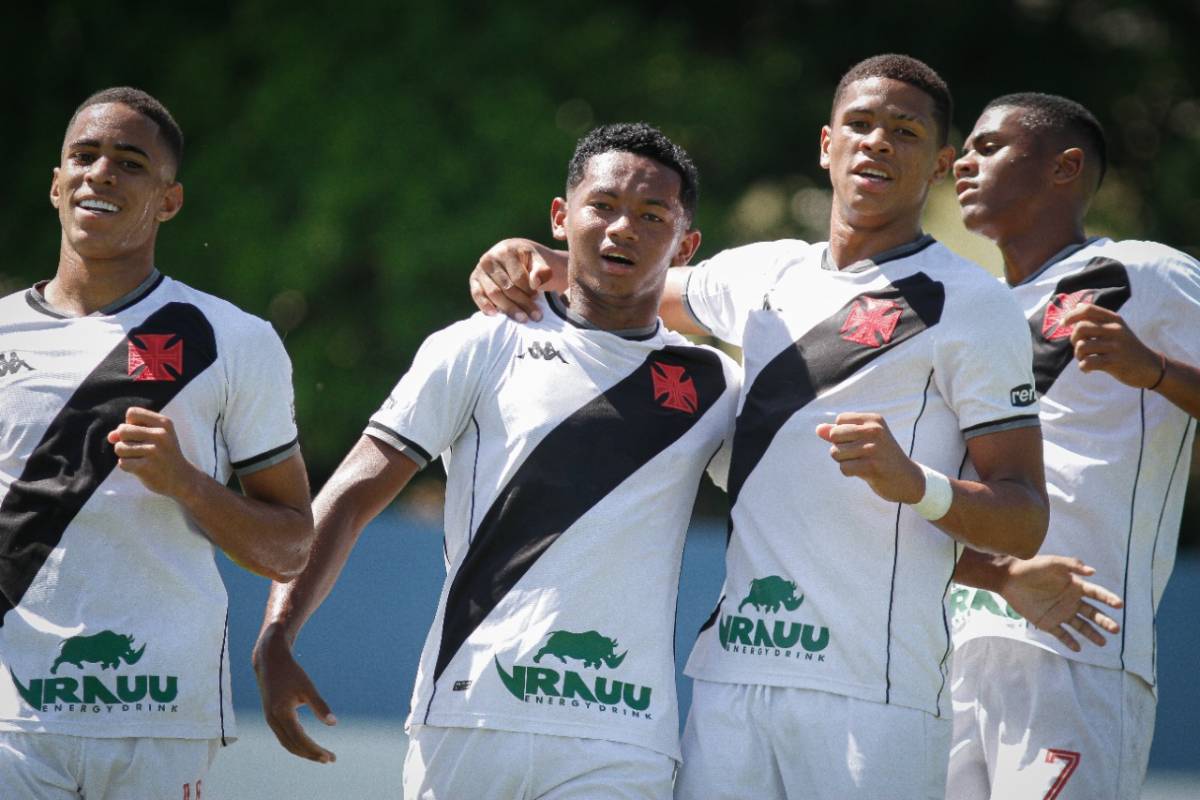 Vasco goleia o Resende pela Taça Guanabara