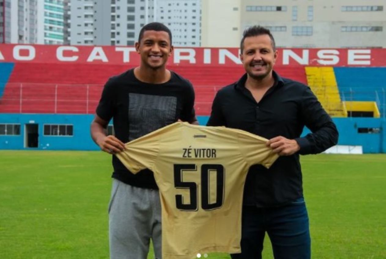 Zé Vitor é homenageado em despedida do Marcílio Dias